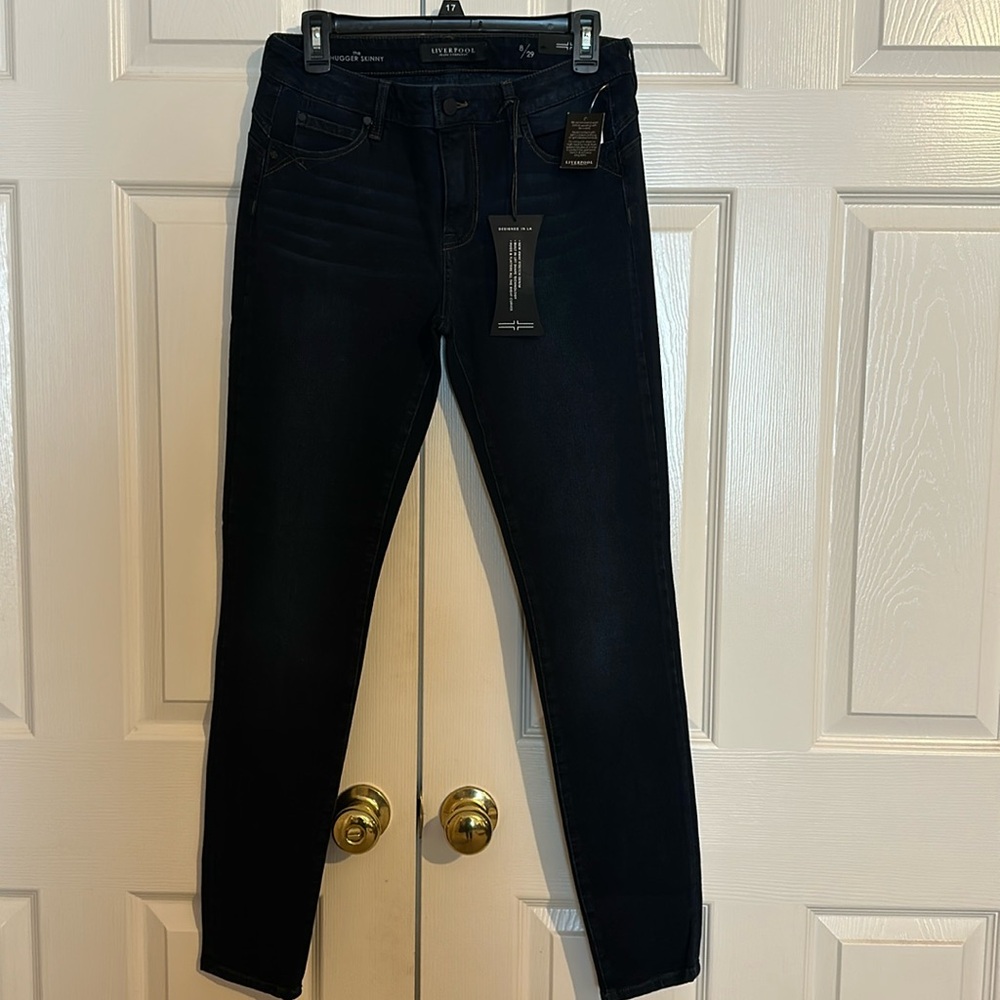 Liverpool Jeans women’s dark rinse The Hugger Skinner jeans size 8/29. NWT